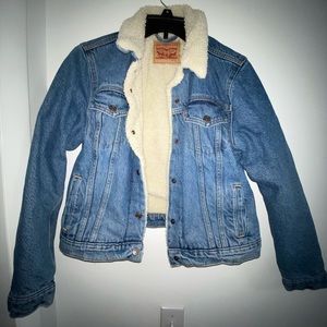 Levi trucker jean jacket women’s